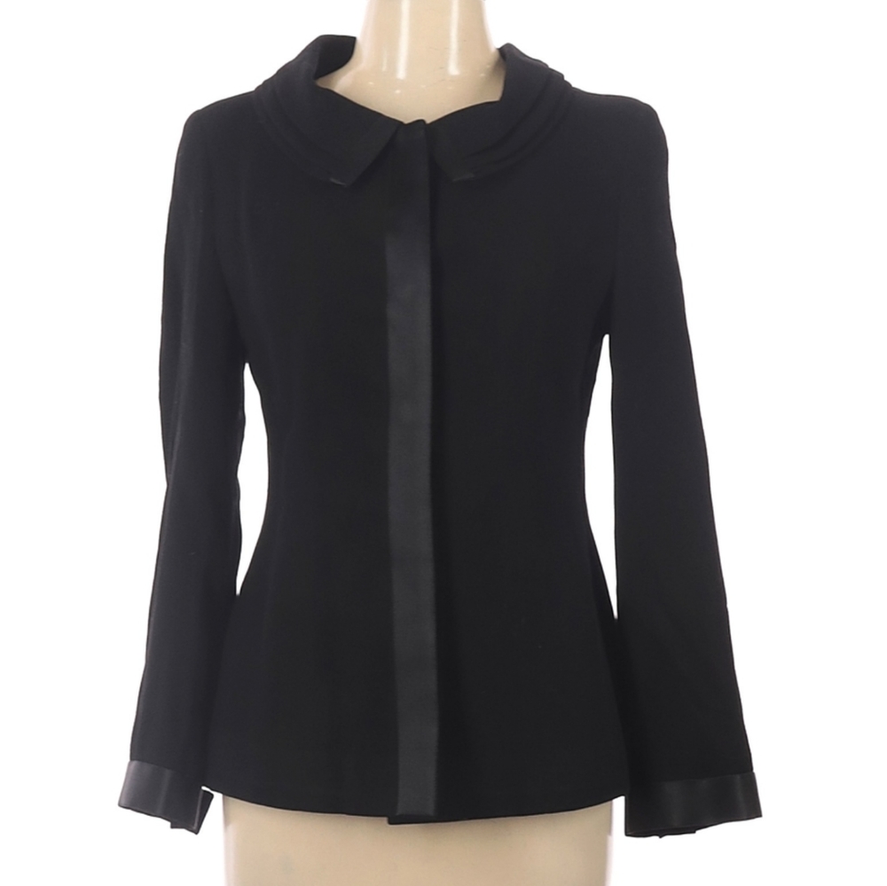 CHANEL black blazer 42
